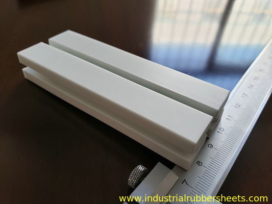 بيضاء PTFE ألياف الزجاج قطعة وسادة مقاومة للدموع حتى 260C